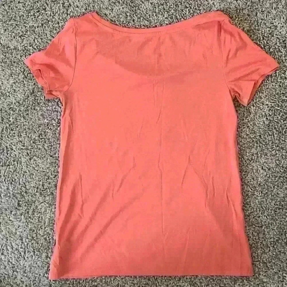 Old Navy Tee - Picture 4 of 5